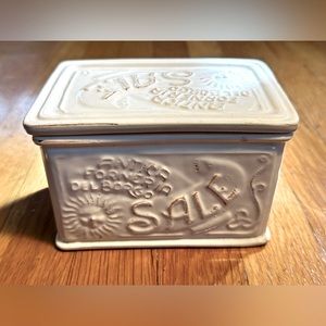 Farmhouse style Sur La Table Salt Box white - excellent condition